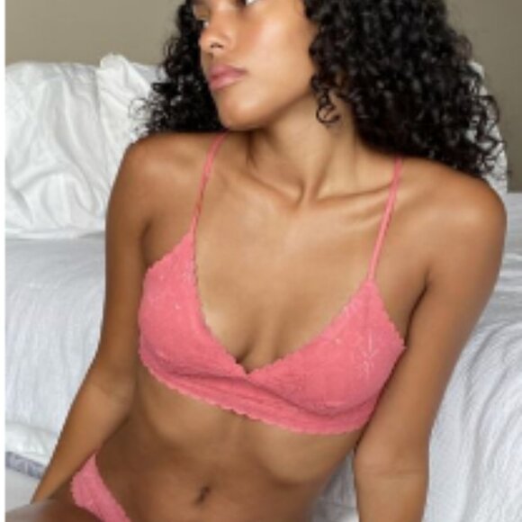 Urban Outfitters Out From Under Laser-Cut Scallop Lace Triangle Bralette Pink - Picture 3 of 3